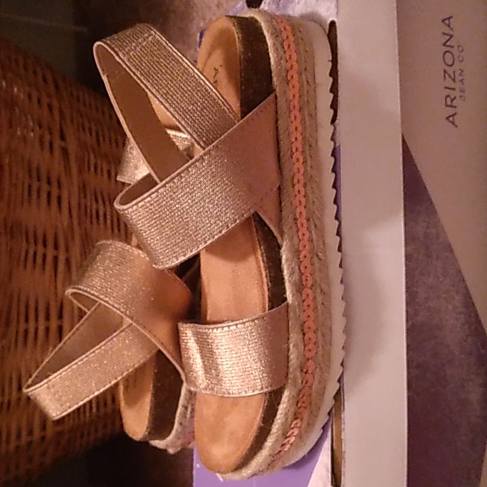 NIB Arizona Jean Co Girls Sunset Rose Gold Shoes Sandals w/ Memory Foam 12 M